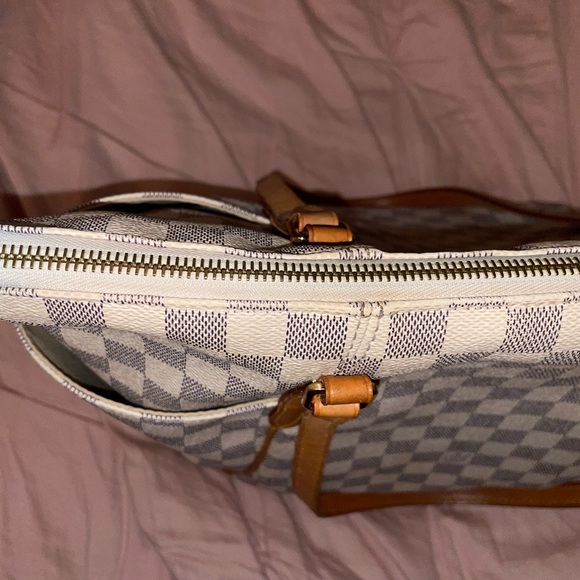 Louis Vuitton Totally MM - Picture 6 of 15